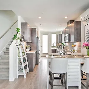 Apartment Stylish Townhome In Ballard Seattle